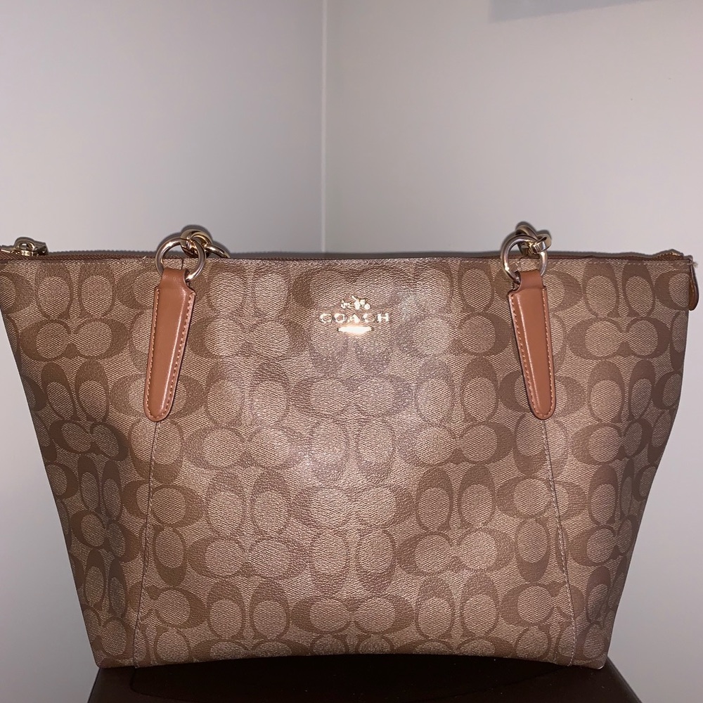 Minimally used coach bag